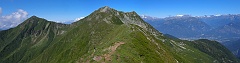 Panorama dal Passo di Basagrana : a sx la Testa di Menta al centro il Pizzo Tignolino